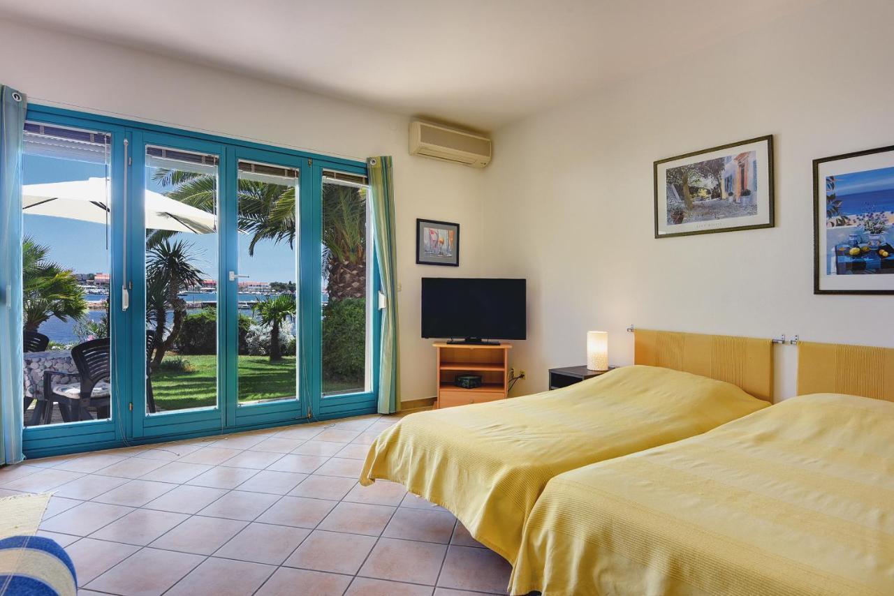 Apartments Villa Ana 메덜린 외부 사진