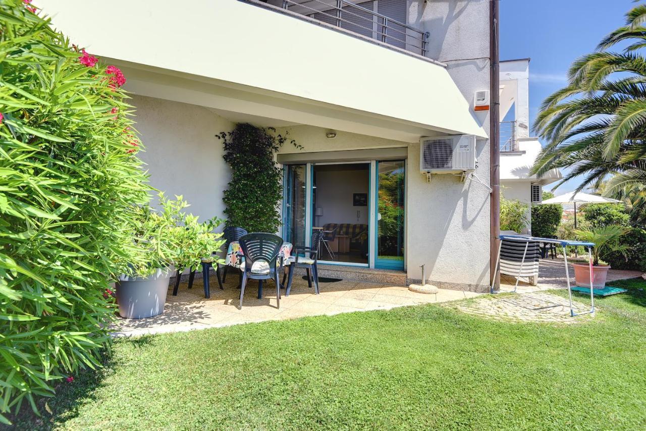 Apartments Villa Ana 메덜린 외부 사진