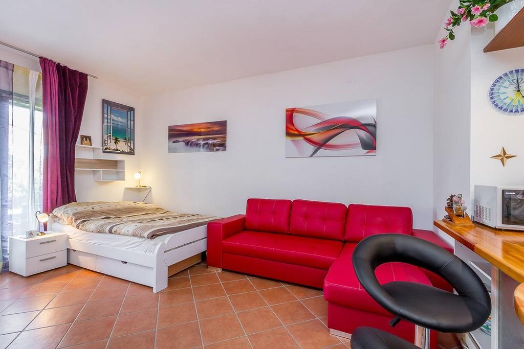 Apartments Villa Ana 메덜린 외부 사진