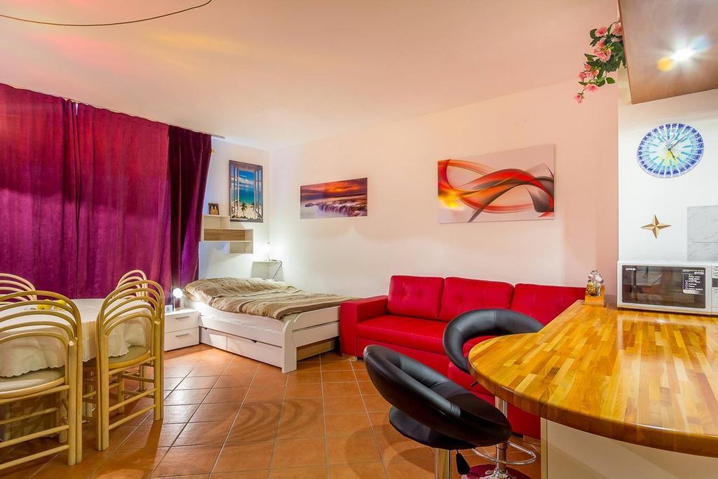 Apartments Villa Ana 메덜린 외부 사진